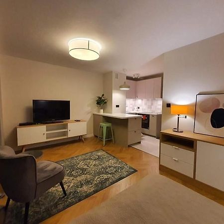 Mlociny Metro Apartment 3 Varsóvia Exterior foto
